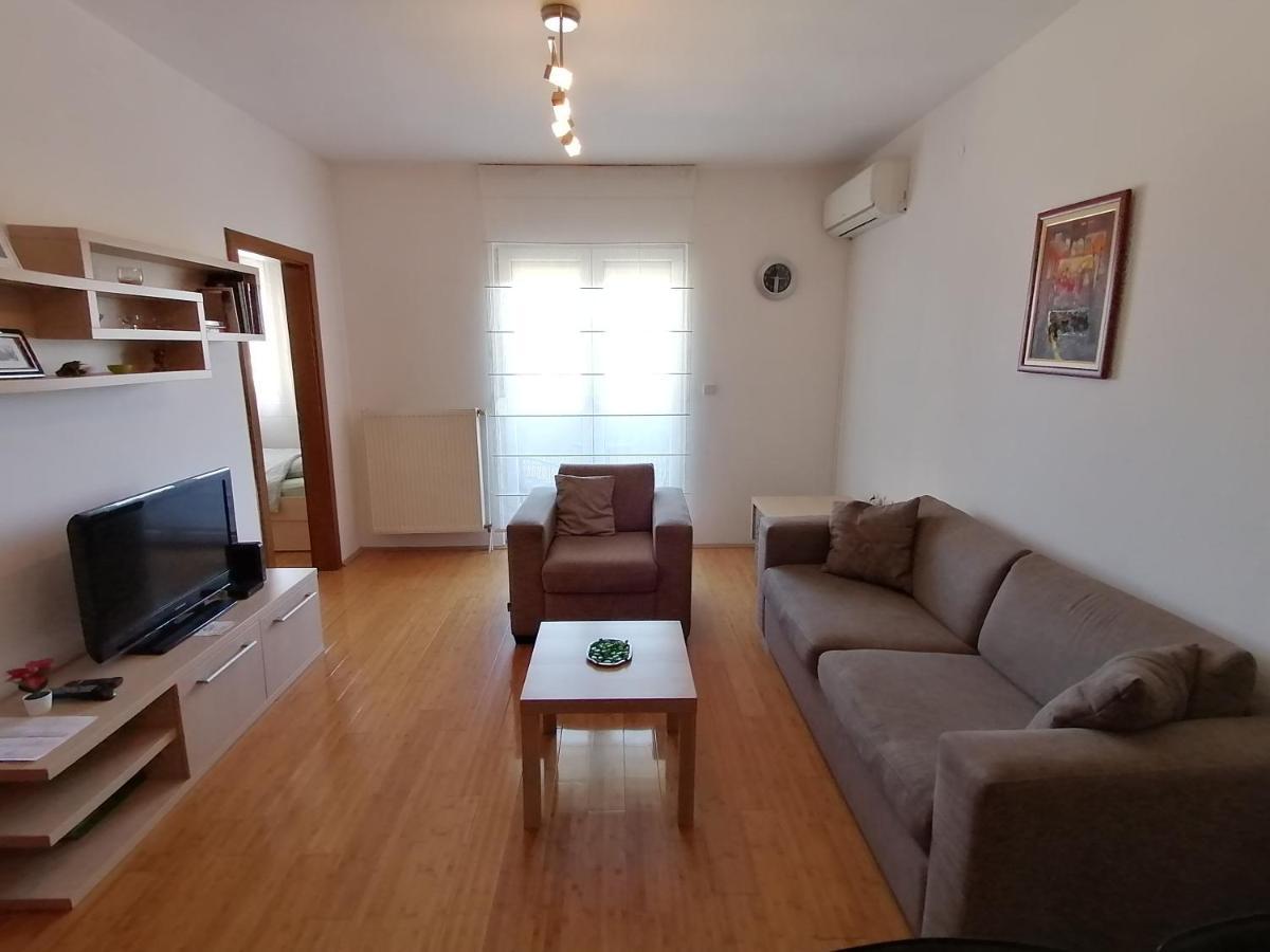 Apartman Breza Kruševac Esterno foto